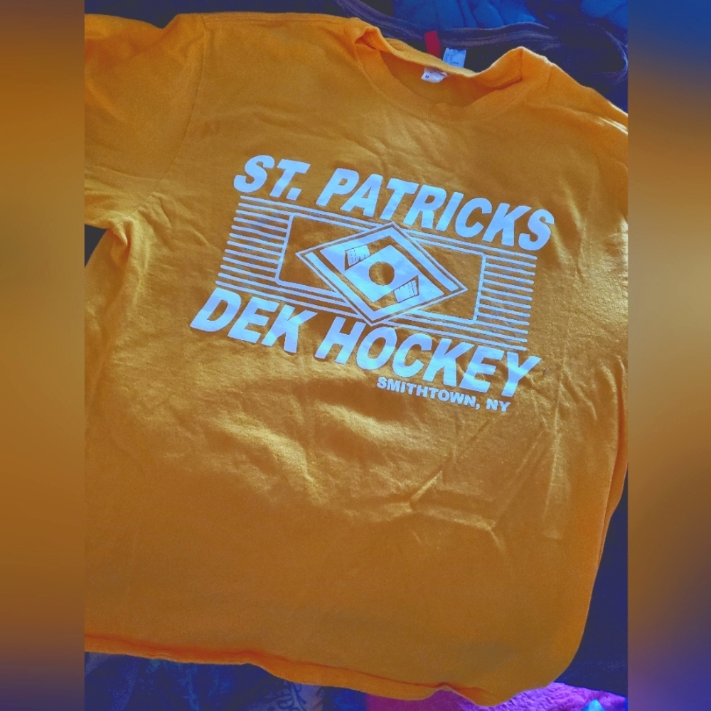 VINTAGE size medium hockey shirt